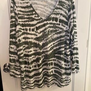 Belle by Kim Gravel Black and White Graphic 3/4 Sleeve Tunic